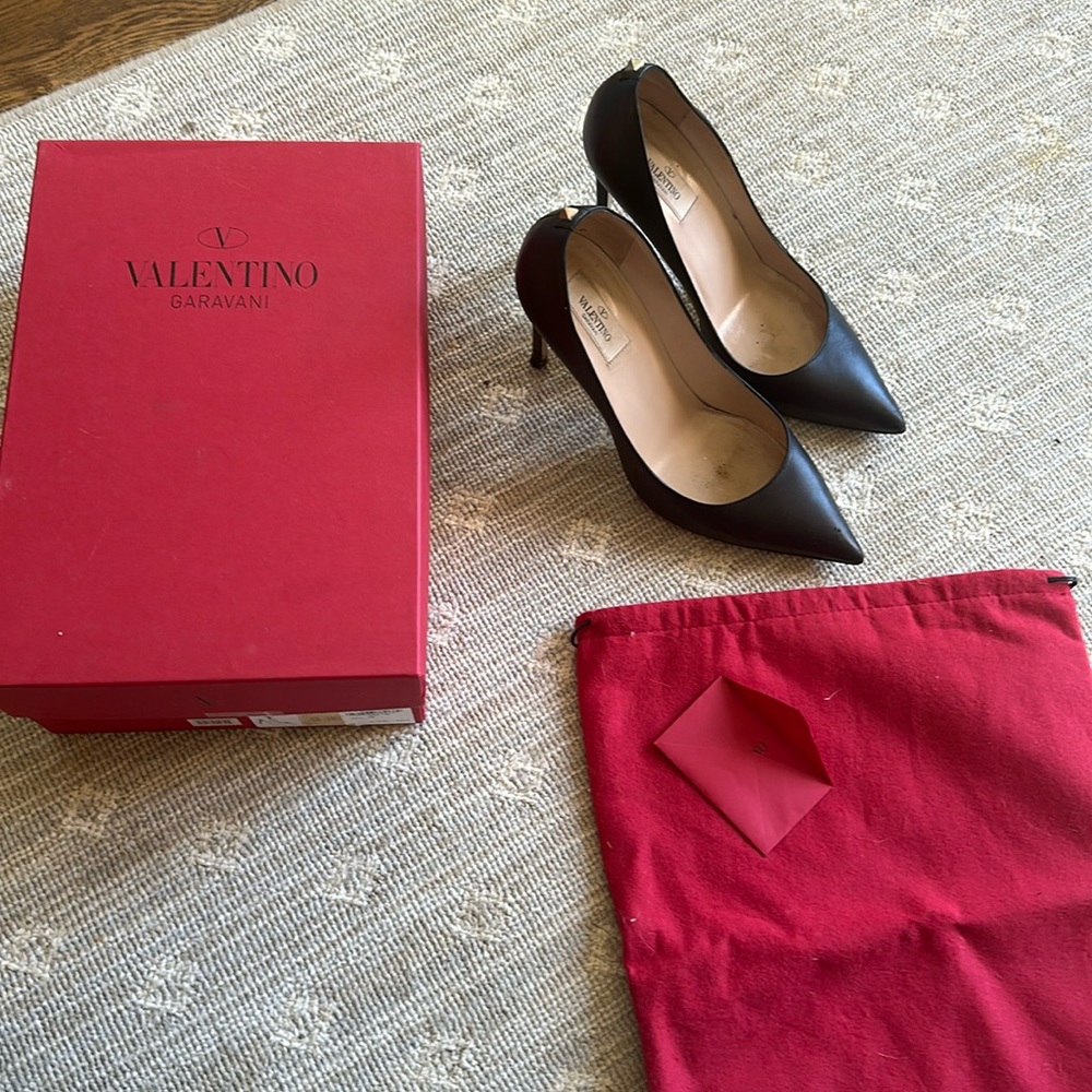 Valentino Black Pumps